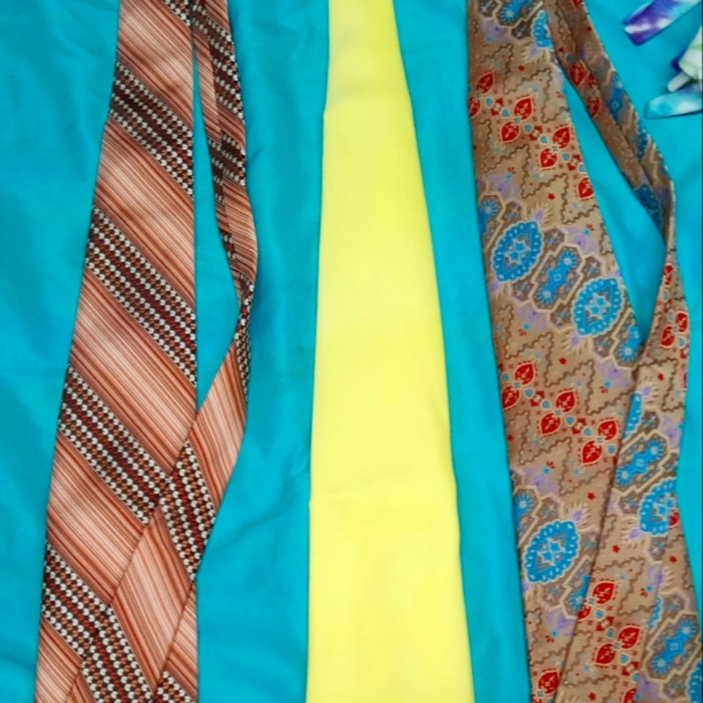 LOT OF 3 MENS TIES